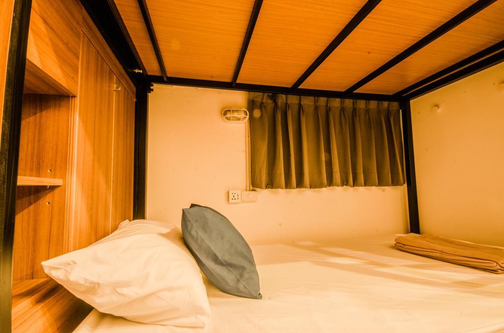 Pier 49 Hostel Bangkok Buitenkant foto